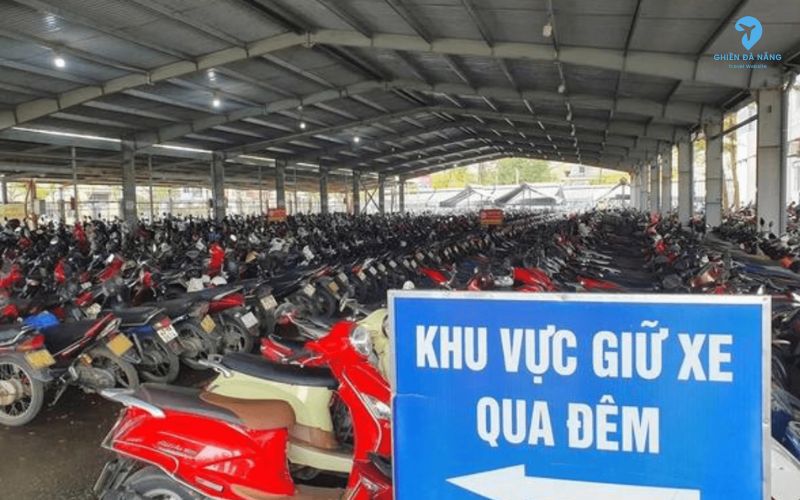 Bãi gửi xe máy ngắm pháo hoa Đà Nẵng 2025 khu vực cầu Rồng