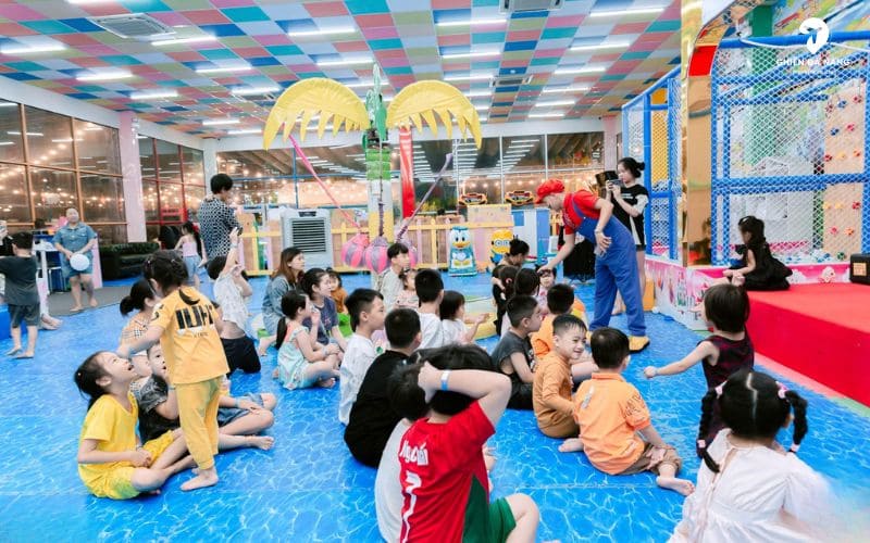 Happy Kids & Mây Garden Coffee
