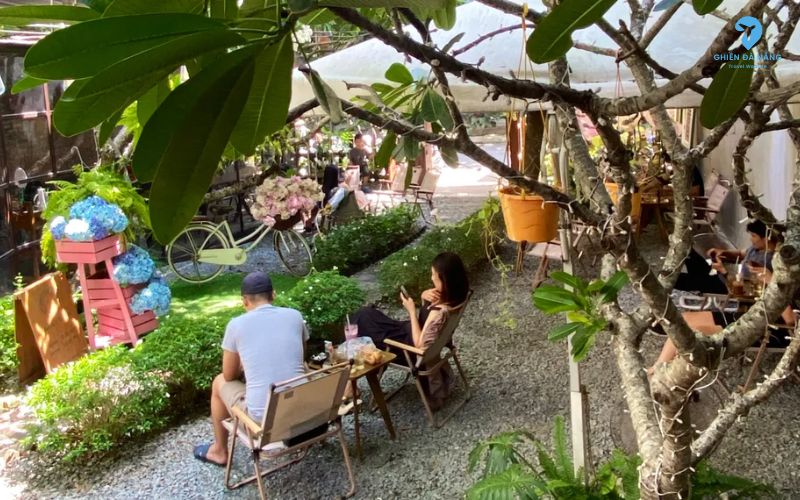 Không gian tựa khu vườn mộng mơ giữa phố tại B Garden