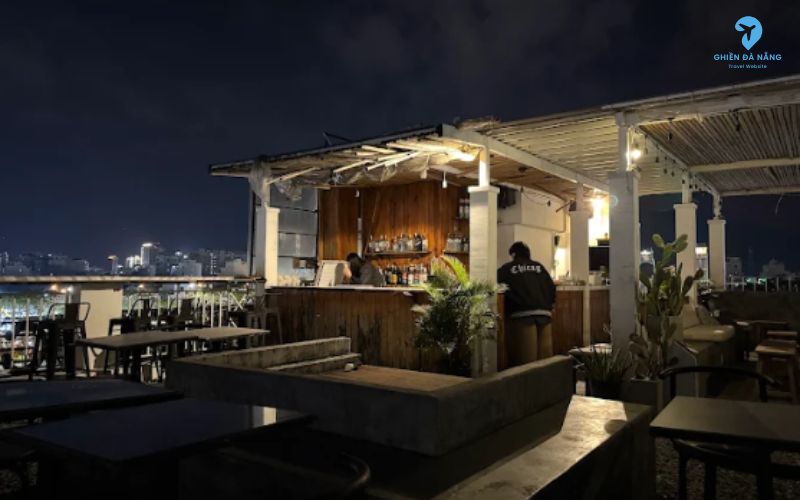 Không gian quán bar Lagoon rooftop Đà Nẵng