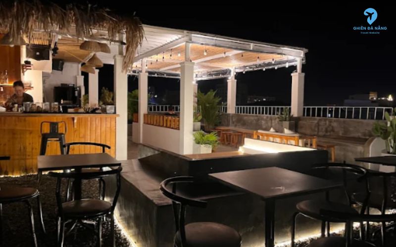 Có nên ghé lại quán bar Lagoon Bar hay không?