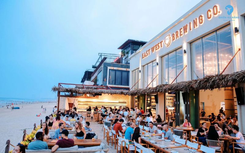East West Brewing - Quán bia view biển Đà Nẵng cực chất