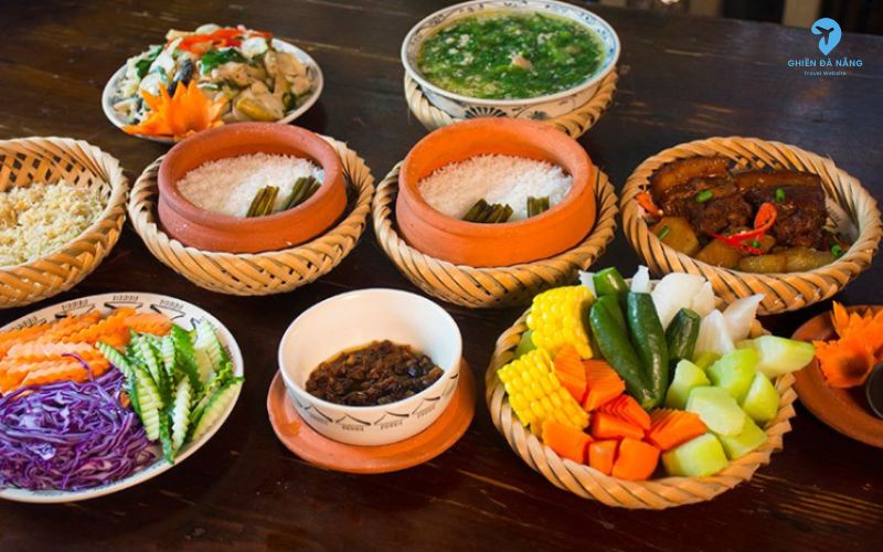 Cơm niêu giỏ cua đồng ngon ở Đà Nẵng