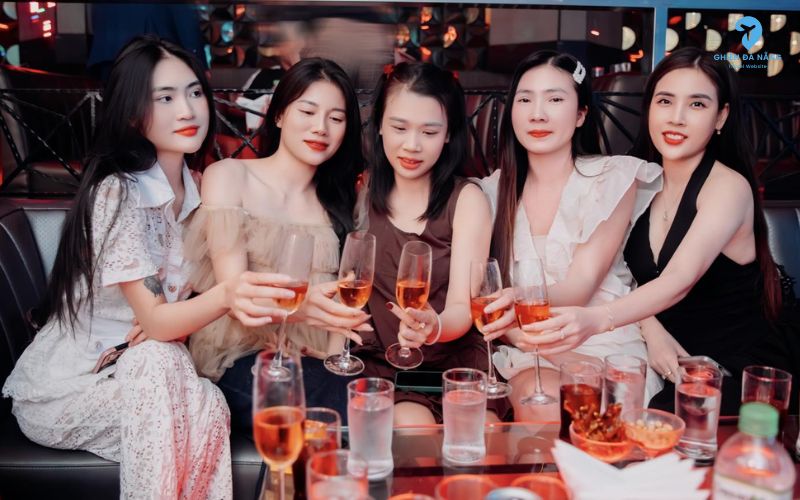 Đồ uống đẳng cấp, phục vụ chu đáo