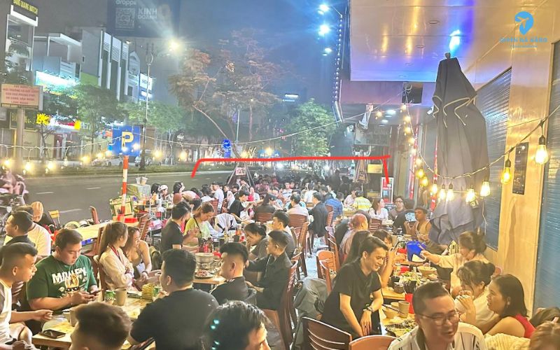 Dân Dã Quán đem đến không gian ăn uống thoải mái