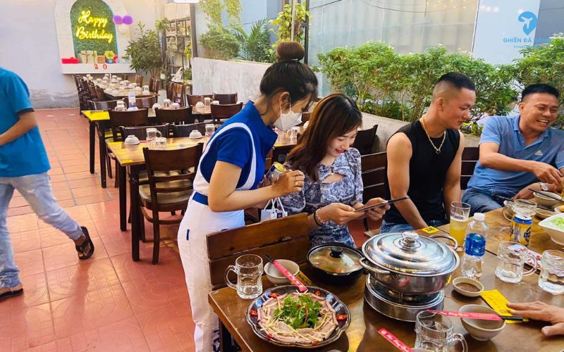 Nhân viên tại quán luôn giữ thái độ phục vụ nhiệt tình