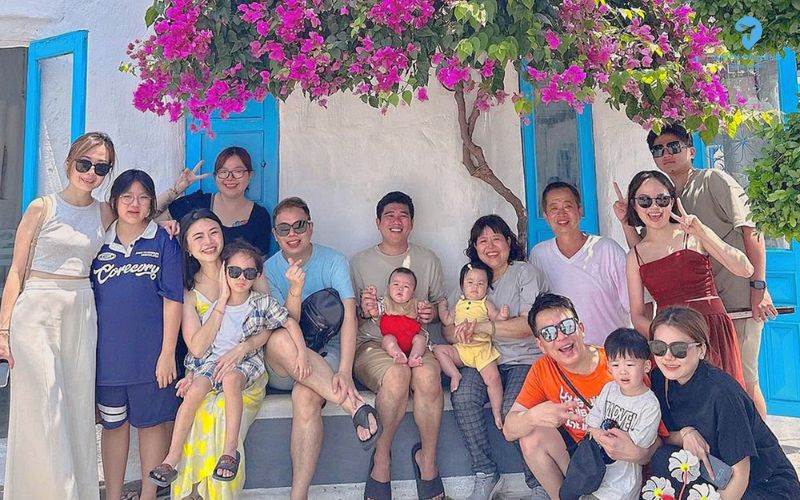 Khách hàng check in tại Sơn Trà Marina Đà Nẵng