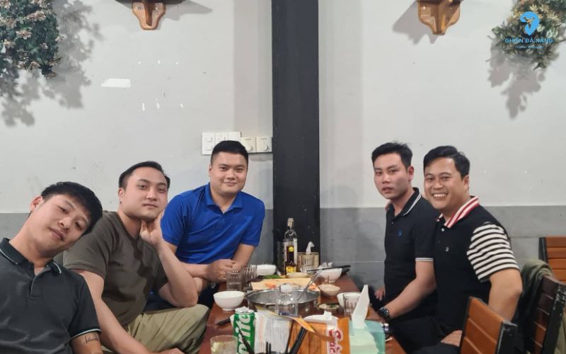 Nhiều khách hàng để lại lời khen khi đến quán 9 Đích Đà Nẵng