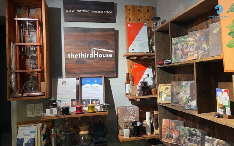 The Third House -Tọa độ cà phê với thiết kế industrial cá tính