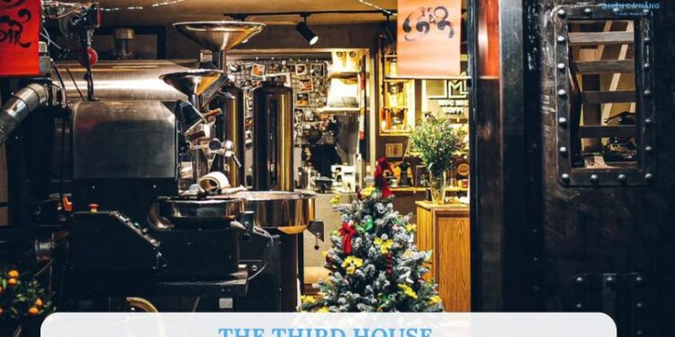 The Third House -Tọa độ cà phê với thiết kế industrial cá tính