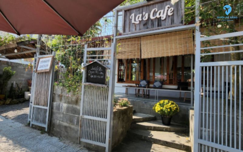 La’s Cafe thích hợp để các bạn trẻ hội họp