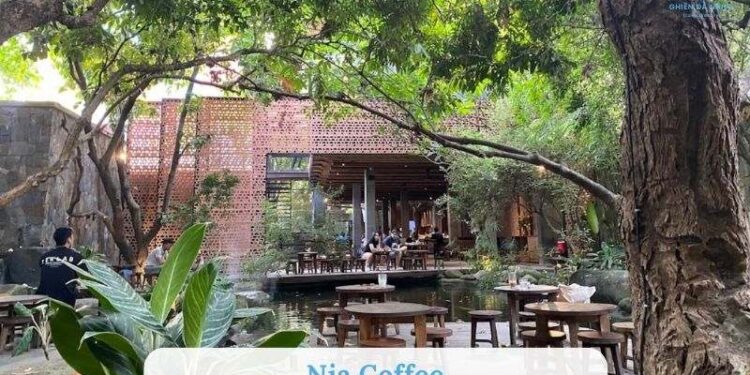 Nia Coffee Đà Nẵng – Quán cafe xanh mát với hồ cá koi thư giãn
