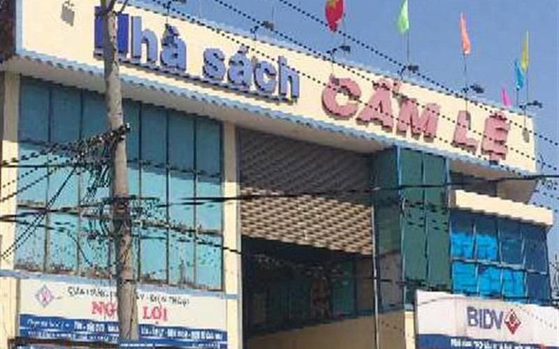 Nhà sách Cẩm Lệ