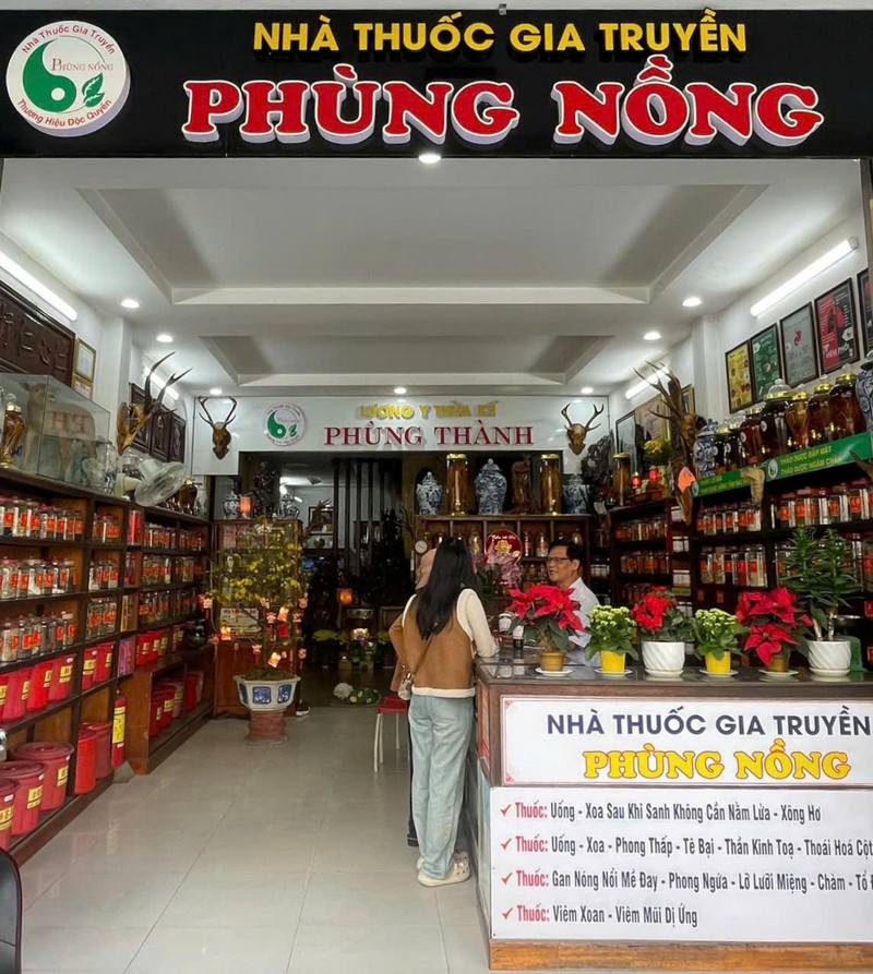 Tiệm thuốc bắc Phùng Nồng