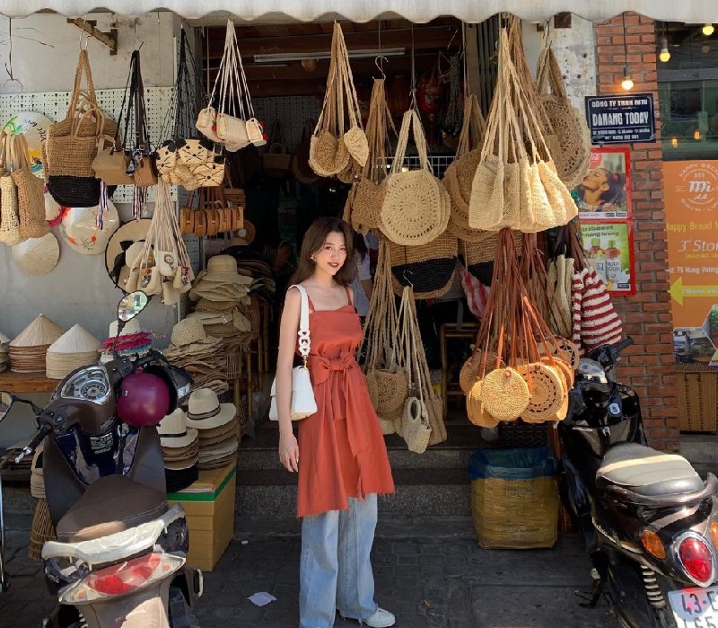 Cửa hàng bán đồ lưu niệm Đà Nẵng