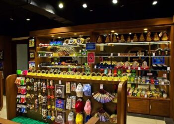 Cửa hàng bán đồ lưu niệm Đà Nẵng