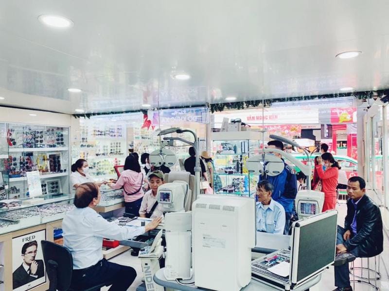 Cửa hàng cắt kính cận Đà Nẵng