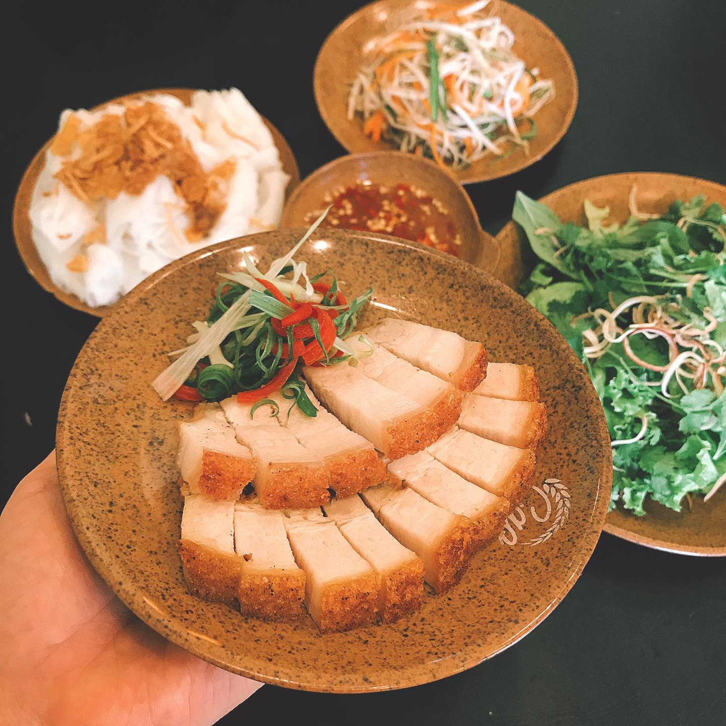 Bánh ướt thịt heo quay tại Gạo - Ẩm thực Việt