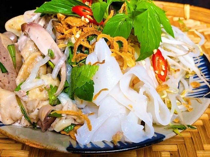 Bánh ướt lòng gà hấp dẫn