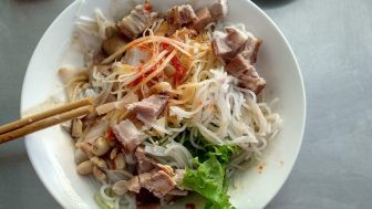 Tô bún mắm nêm đầy đặn và hấp dẫn