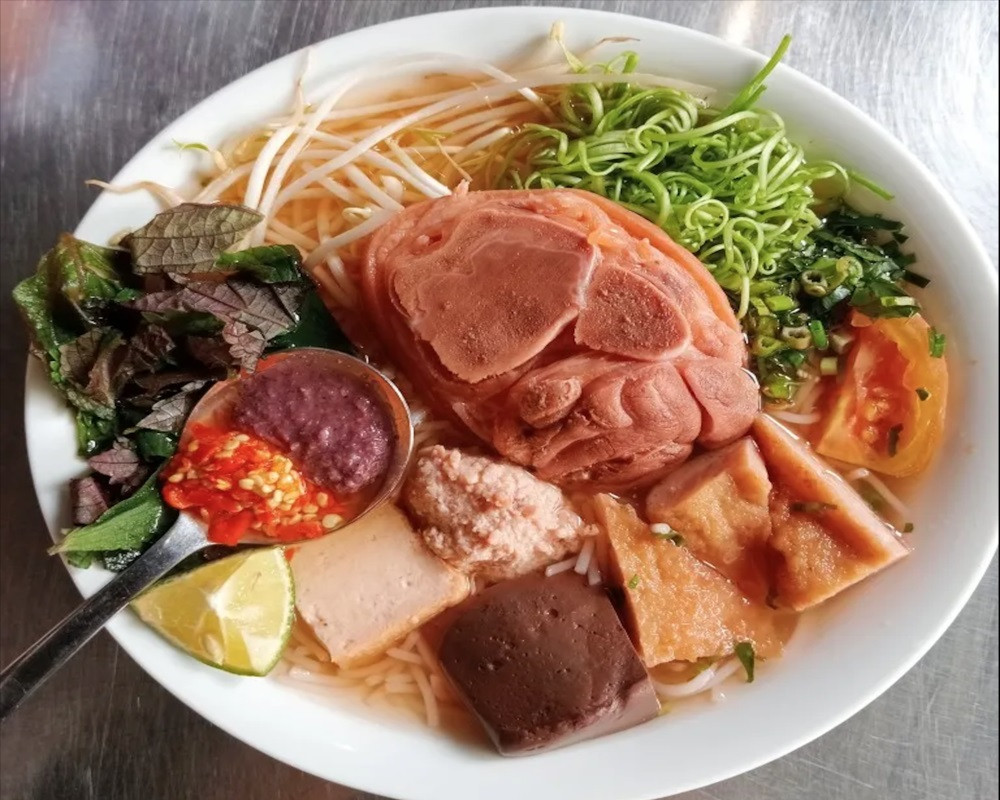 Bún riêu chân giò