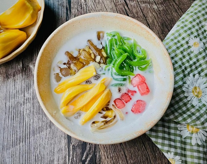 Chè Thái sầu riêng tại Chè Ngọc với màu sắc bắt mắt