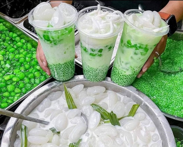 Ly chè Thái đầy đặn với nhiều loại topping