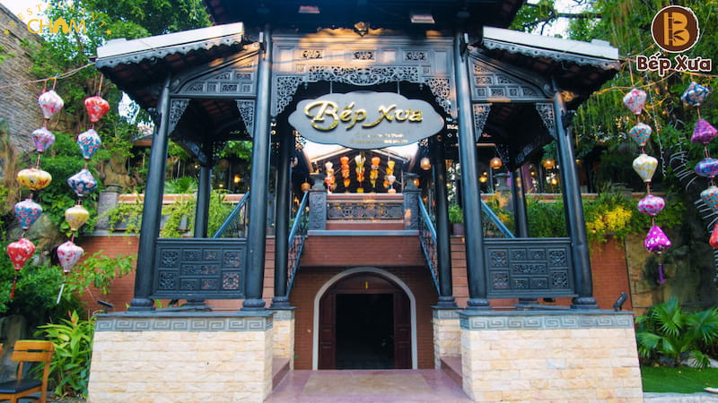 Cổng chào nhà hàng Bếp xưa