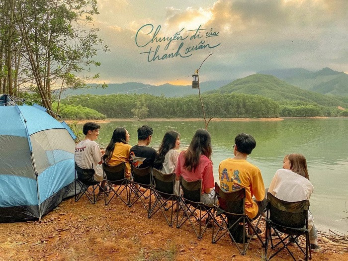 Cắm trại qua đêm tại Hồ Hòa Trung