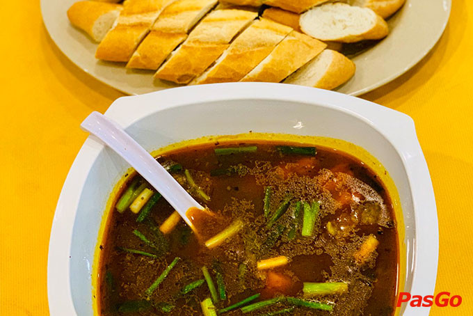 Nhóm món ăn từ gia cầm cũng rất phong phú