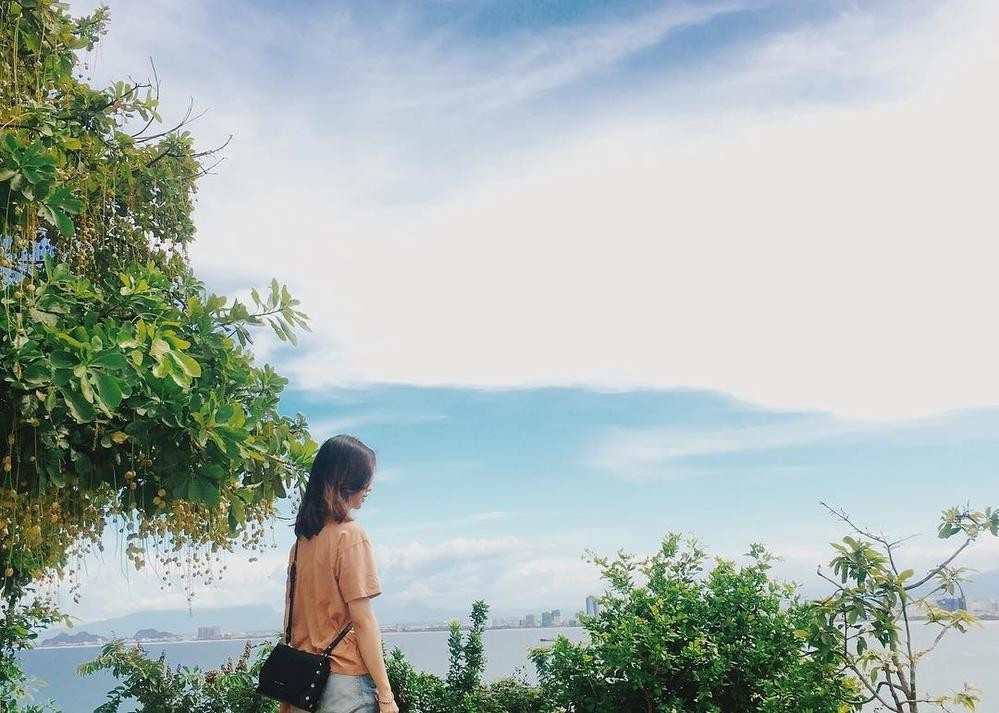 Biển mây trắng xóa bao phủ bán đảo Sơn Trà