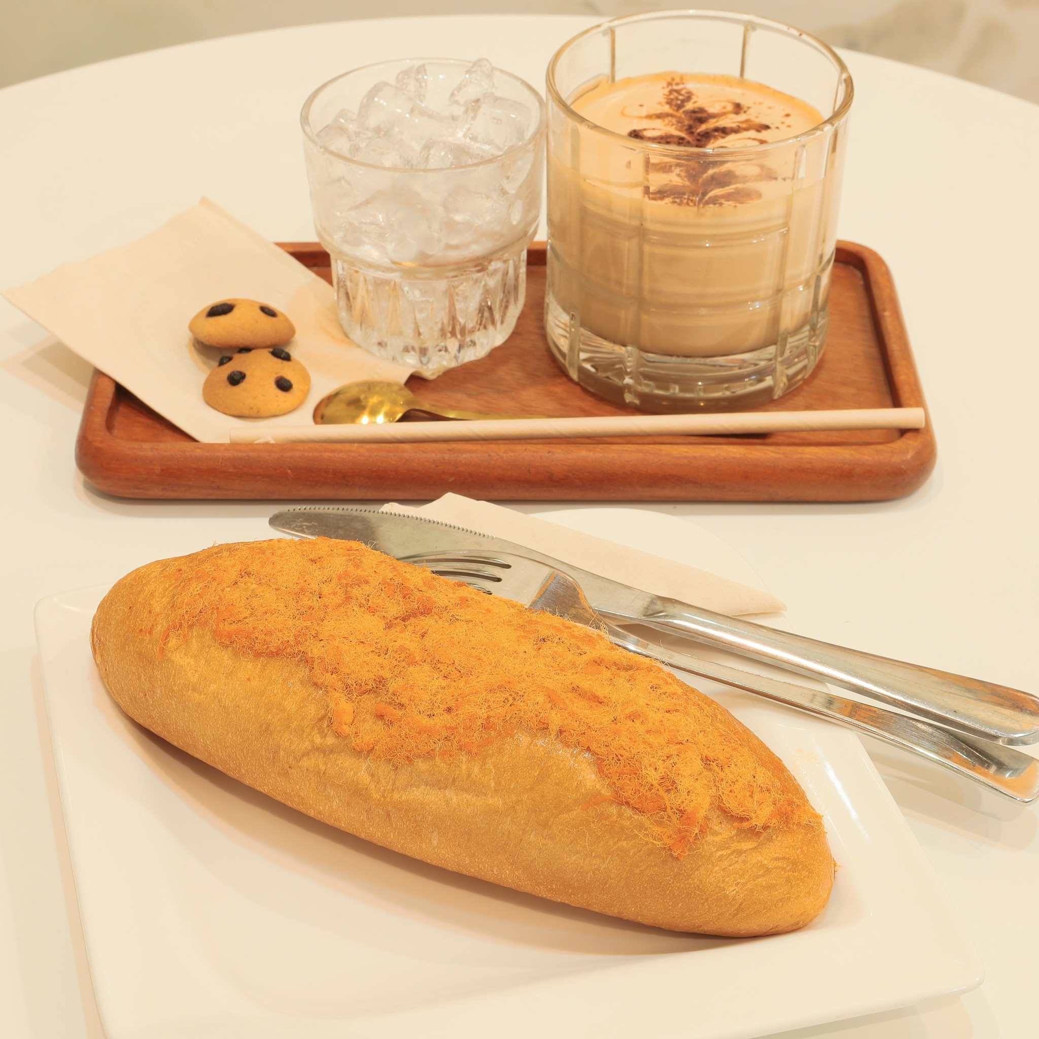 Không gian ấm cúng tại Olga Coffee & Bakery