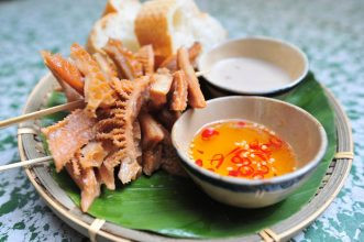 Phá lấu nướng và luộc quán Hương đặc biệt thu hút thực khách