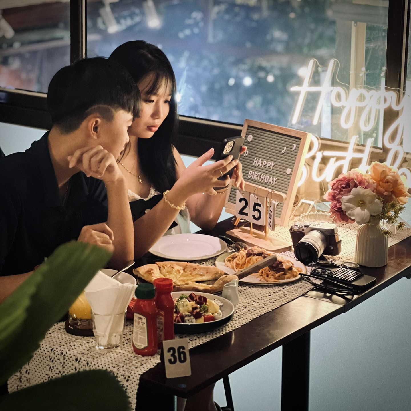 Không gian S'Story Coffee & Kitchen với nhiều góc "sống ảo"