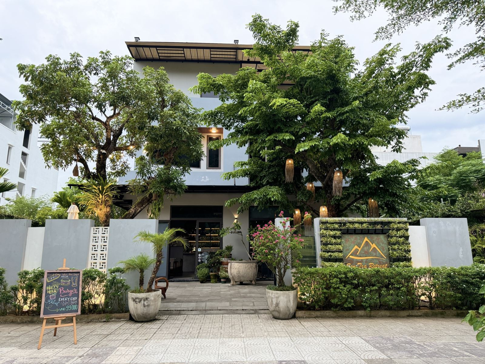 Nhà hàng Son Tra Retreat với không gian thoáng đãng