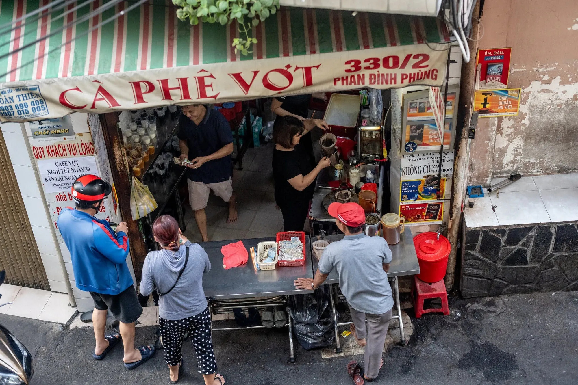 Quán cà phê Vợt với vẻ ngoài giản dị