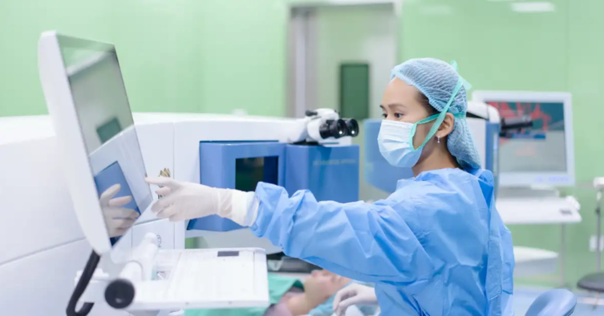 Trung tâm Mắt Hồng Ngọc có thế mạnh trong phẫu thuật khúc xạ
