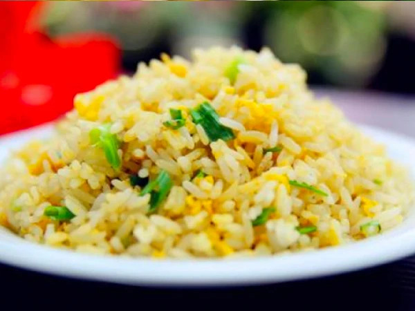 Thực đơn đa dạng với các món ăn đặc sản