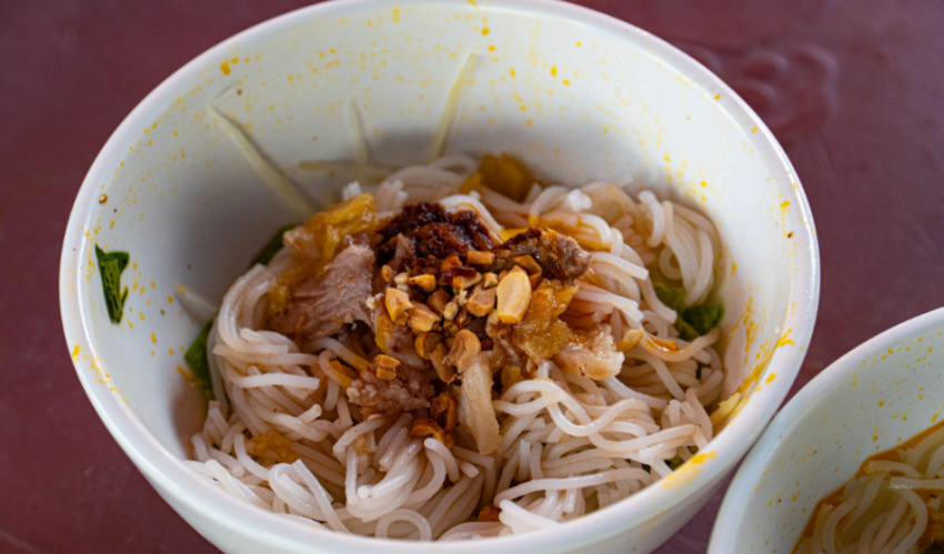 Bún mắm Bà Đông - địa chỉ ăn uống “quen mặt” với dân “sành ăn