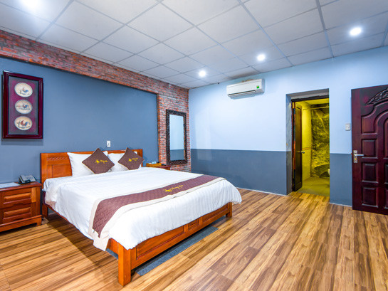 Phòng Deluxe với giường King-size, ban công và tầm nhìn thác nước