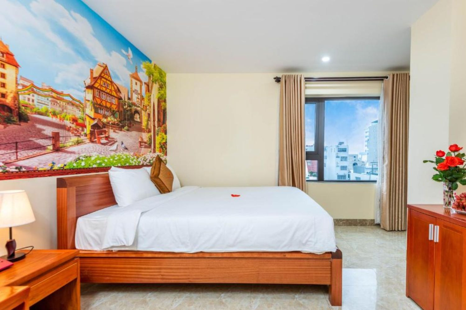Căn hộ 1 phòng ngủ tại An Thuyen Hotel với khu vực bếp và phòng khách