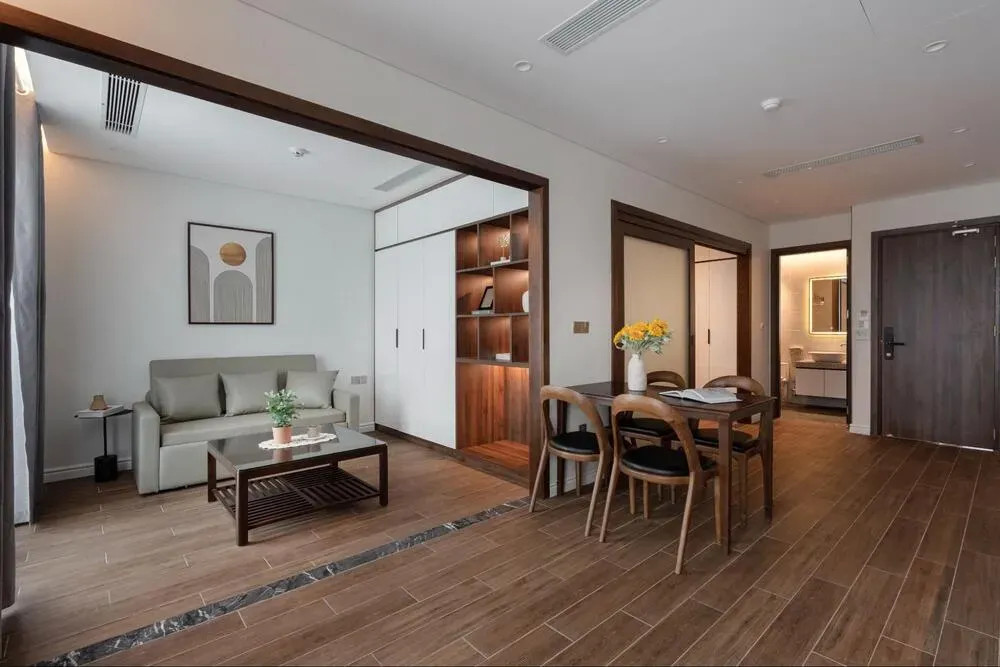 Tầm nhìn ban công thoáng đãng tại MK Apartment & Hotel