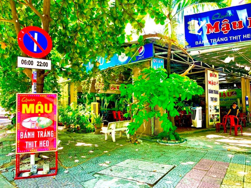 Không gian rộng rãi của Quán Mậu là điểm cộng rất lớn