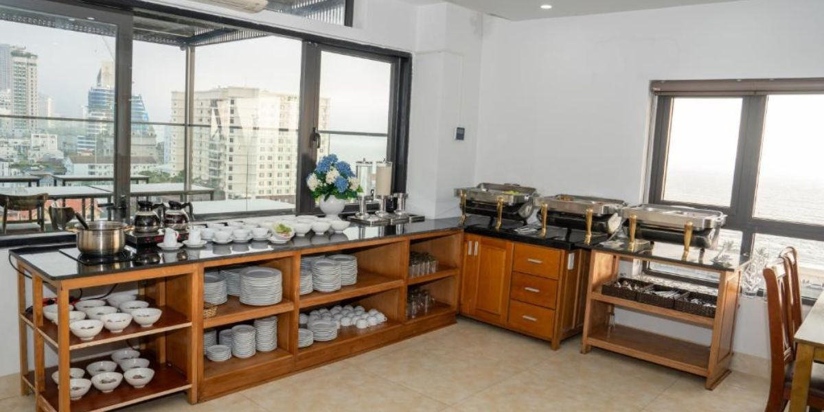 Cận cảnh khách sạn Toàn Thắng Hotel nhìn từ ngoài