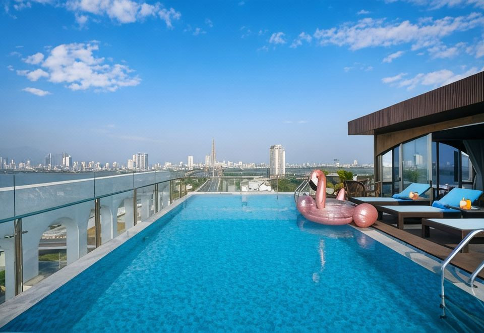 Tổng quan khách sạn Gold Plaza Đà Nẵng