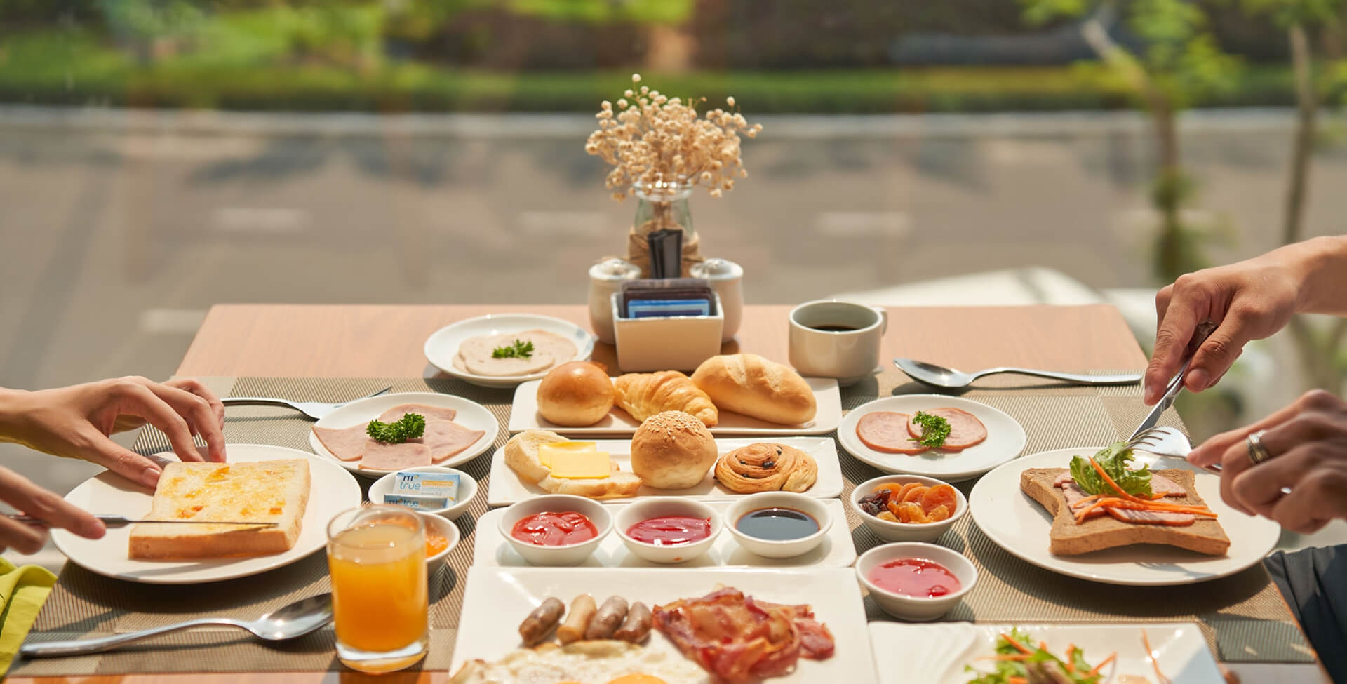 Bữa sáng buffet thịnh soạn