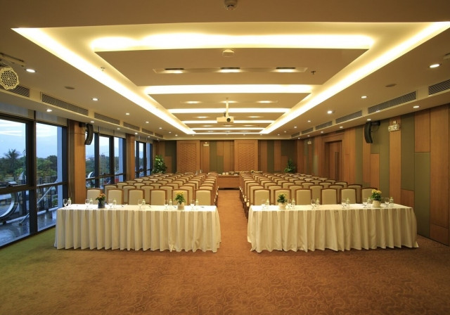 Phòng hội nghị tiện nghi tại Pavilion Hotel