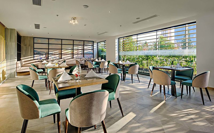 Bữa sáng buffet tại Nhà hàng The POOL