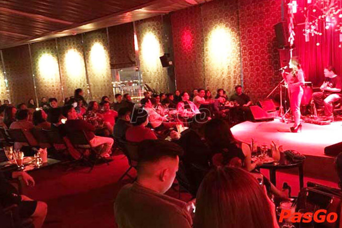 Không gian âm nhạc sôi động và lôi cuốn tại Memory Lounge