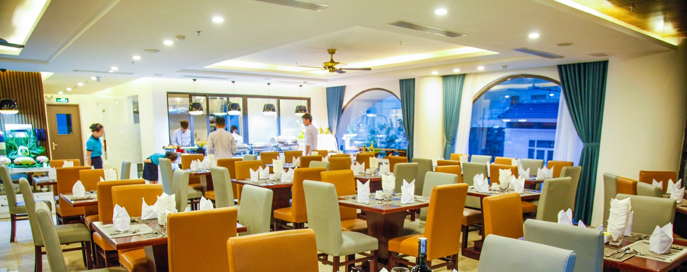 Nhà hàng sang trọng với ẩm thực đa dạng